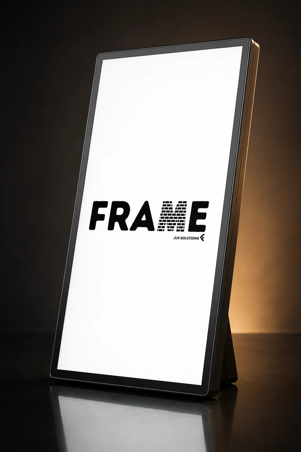 FRAME sur son support de bureau